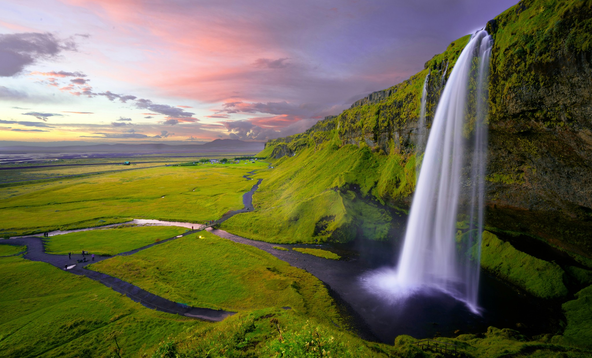 Iceland South Coast vs Golden Circle: Which Route Should You Choose?