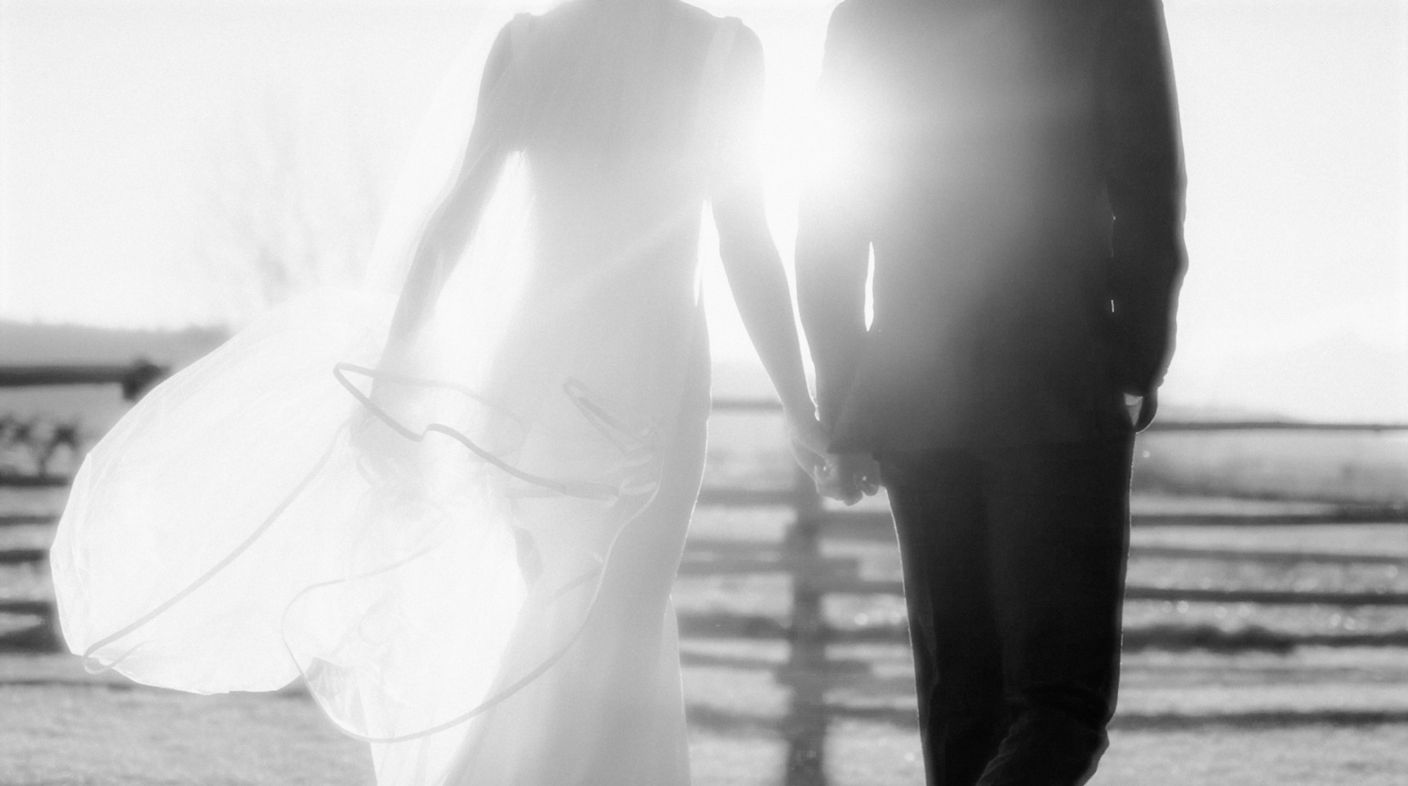 How to Capture Breathtaking Iceland Wedding Pictures on the South Coast